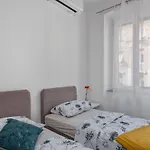 Flower Apartment