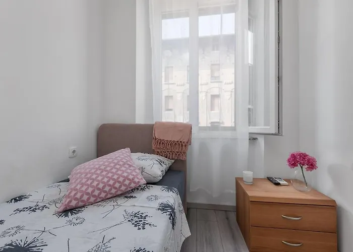 Flower Апартаменты *